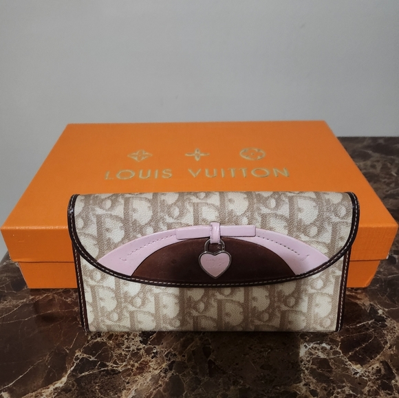 GUC Christian Dior Monogram Wallet PRICE IS FIRM!!! - Picture 7 of 14